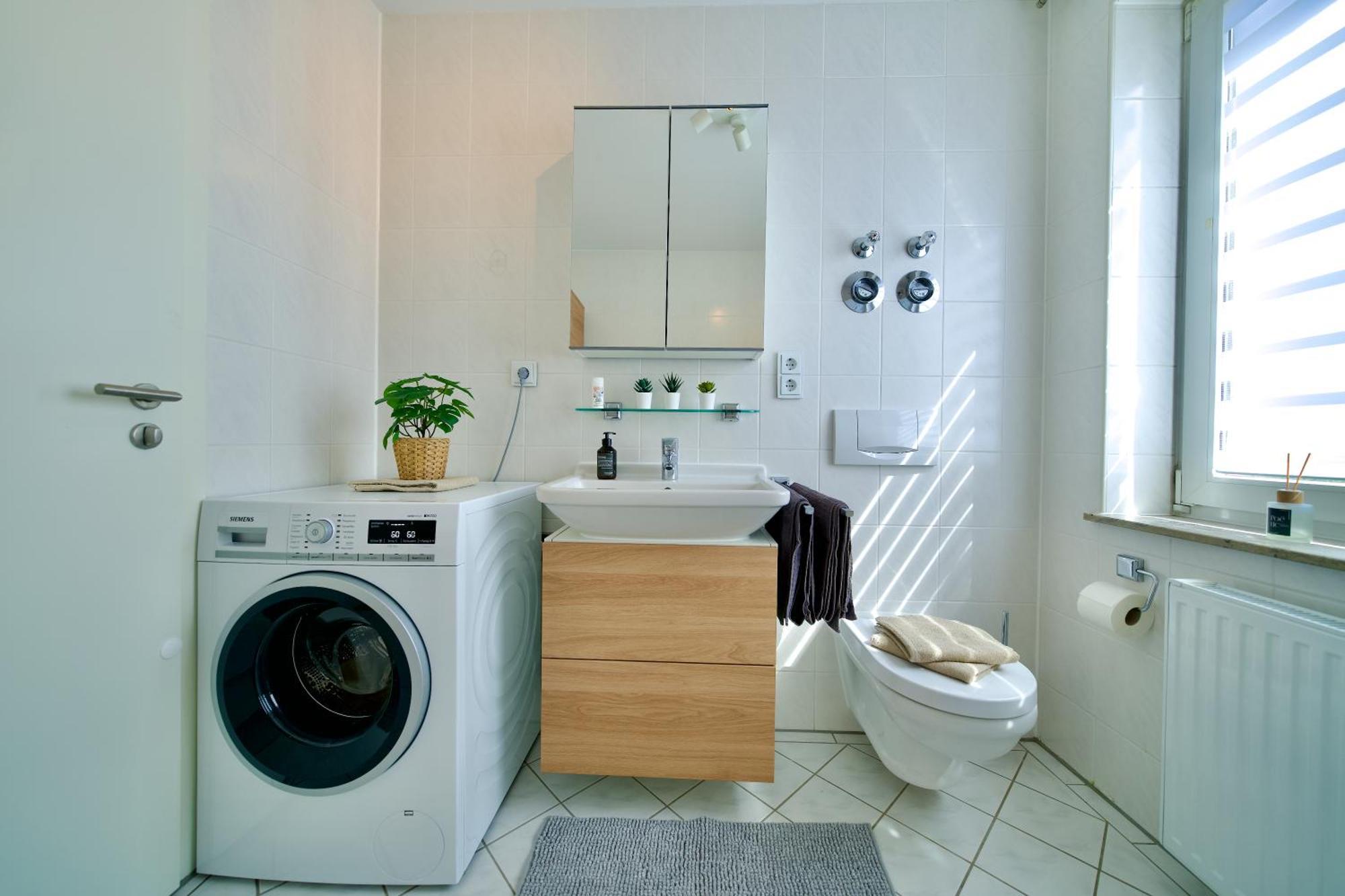 شقة Edler Wohnraum Schwanenteich-Oase Mit Balkon, Kaffeevollautomat, Lift & Parkplatz اتسوكو المظهر الخارجي الصورة