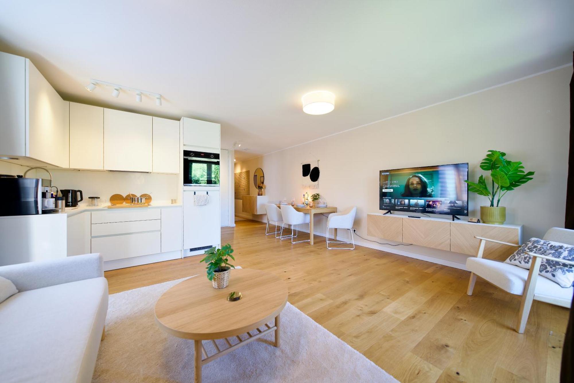 شقة Edler Wohnraum Schwanenteich-Oase Mit Balkon, Kaffeevollautomat, Lift & Parkplatz اتسوكو المظهر الخارجي الصورة